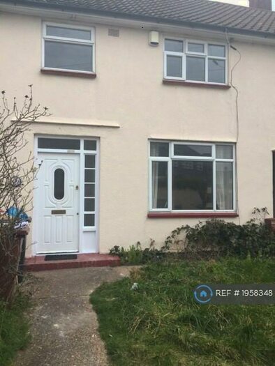 3 Bedroom Terraced House To Rent In Cawdor, South Ockendon, RM15