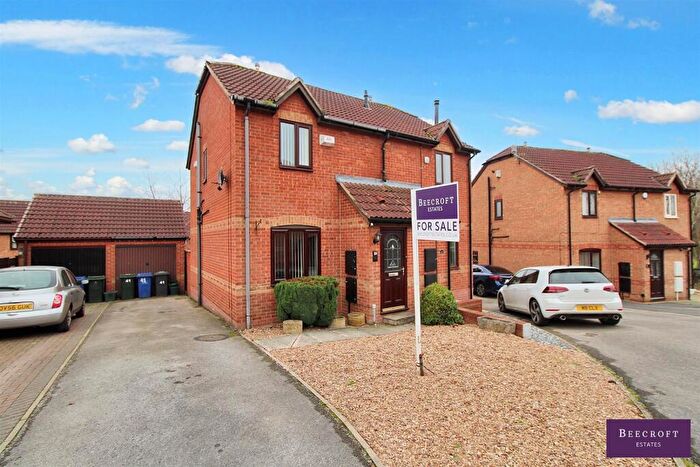 2 Bedroom Semi-Detached House For Sale In North End Drive, Harlington, Doncaster, DN5