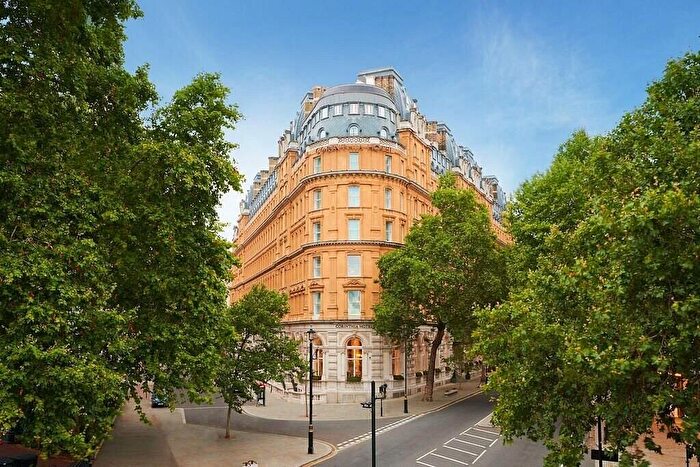 3 Bedroom Flat To Rent In Whitehall Place, London, SW1A