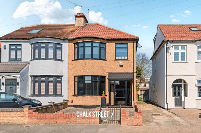 3 Bedroom Semi Detached House For Sale In Glebe Way, Hornchurch, RM11