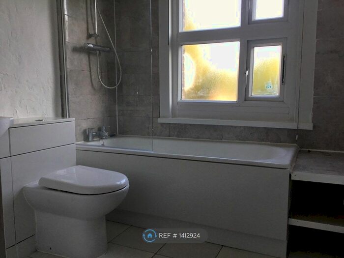 2 Bedroom Terraced House To Rent In Meadow View, Orpington, BR5