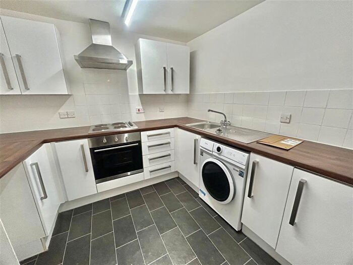 1 Bedroom Apartment To Rent In Trivett Square, Nottingham, NG1