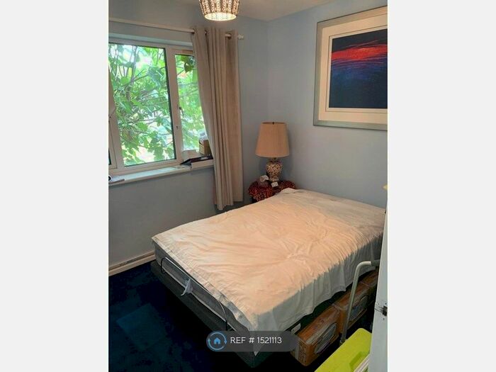 Studio To Rent In Whitebarn Road, Llanishen, Cardiff, CF14