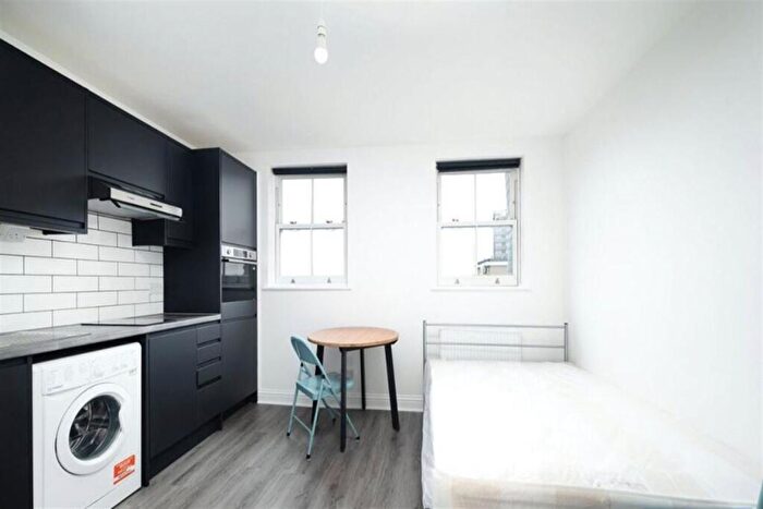 Studio To Rent In Brent Street, Hendon, NW4