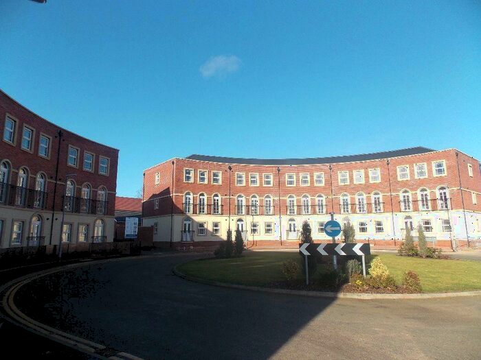 2 Bedroom Flat To Rent In Oak Grove, Cherry Orchard, NN3