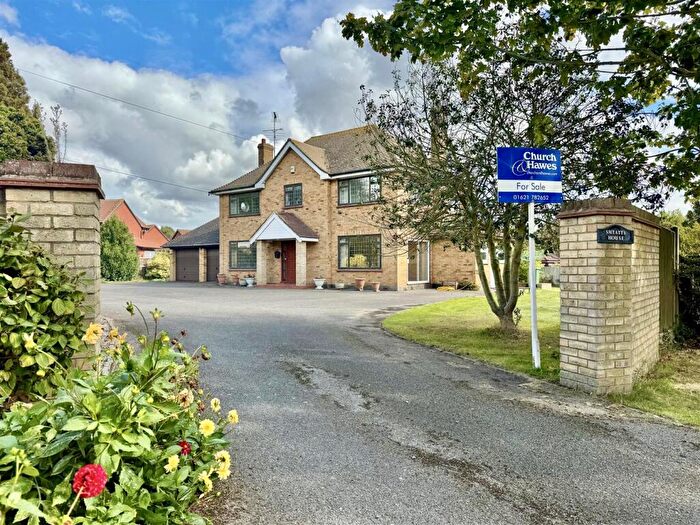 4 Bedroom Detached House For Sale In Smyatts Close, Southminster, CM0