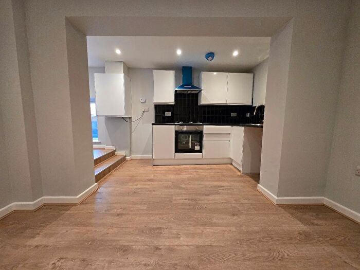 2 Bedroom Flat To Rent In George Street, Altrincham, WA14