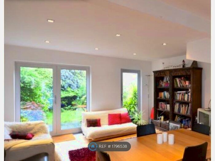 3 Bedroom Terraced House To Rent In Mitford Road, London, N19
