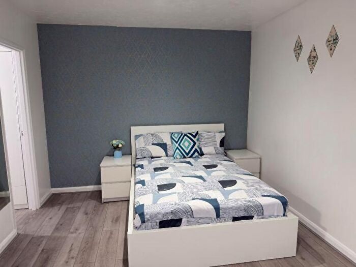 1 Bedroom Studio To Rent In Brendon Close, Heathrow, London, UB3