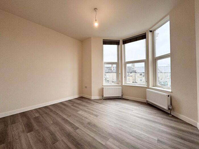 2 Bedroom Flat To Rent In Beatrice Road, Finsbury Park, N4