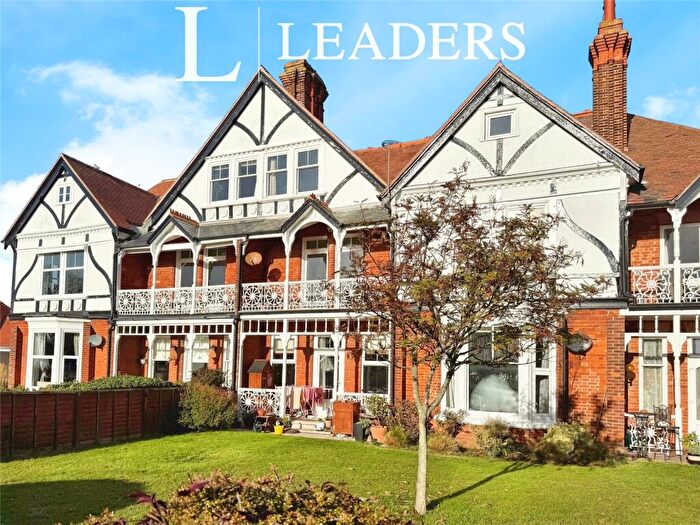 2 Bedroom Flat To Rent In Wellington Court, Hamilton Gardens, IP11