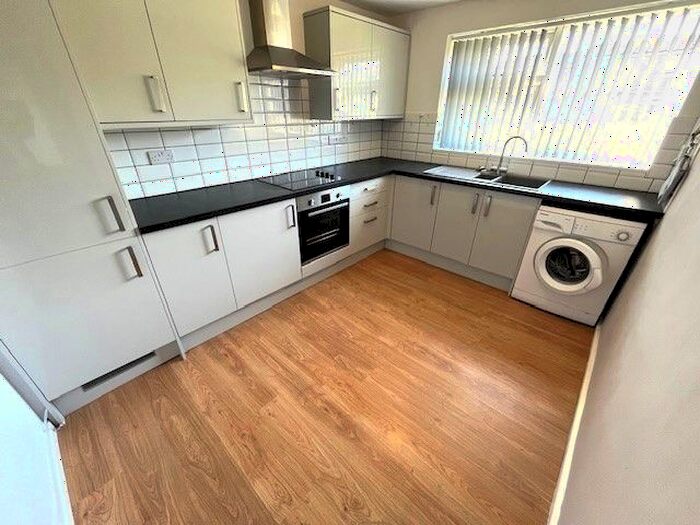 2 Bedroom Flat To Rent In Mill Lane, Fulwood, Preston, PR2