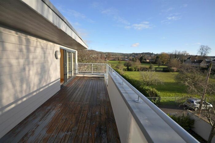 2 Bedroom Flat To Rent In Whaddon Road, Cheltenham, GL52