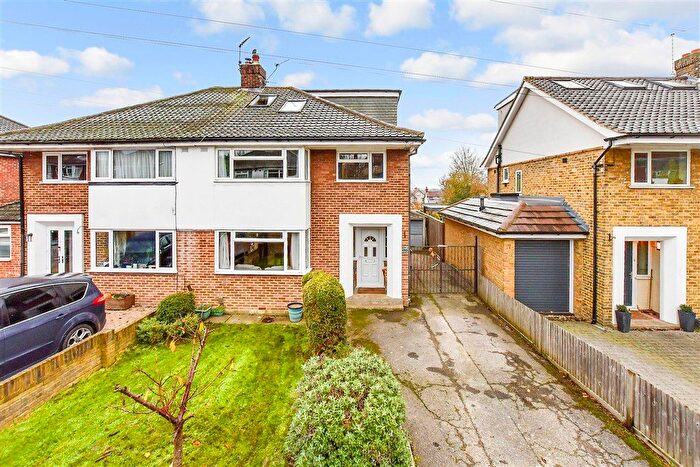 4 Bedroom Semi Detached House For Sale In Knowle Road, Penenden Heath, Maidstone, Kent, ME14