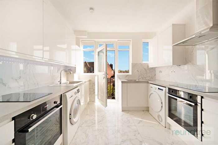 3 Bedroom Apartment For Sale In Golders Court, Woodstock Road, Golders Green, NW11