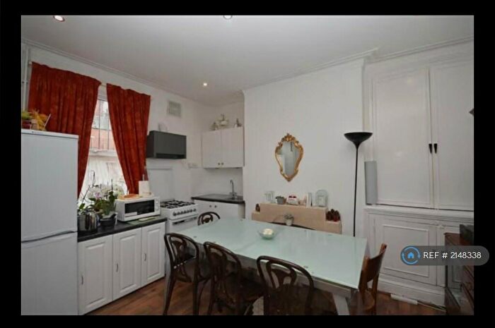 2 Bedroom Terraced House To Rent In Crosby View, Leeds, LS11