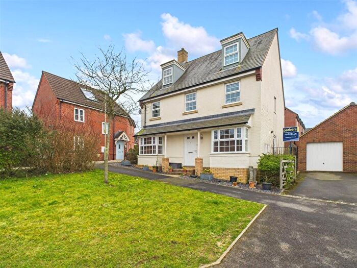 5 Bedroom Detached House For Sale In Kiln Avenue, Chinnor, Oxfordshire, OX39