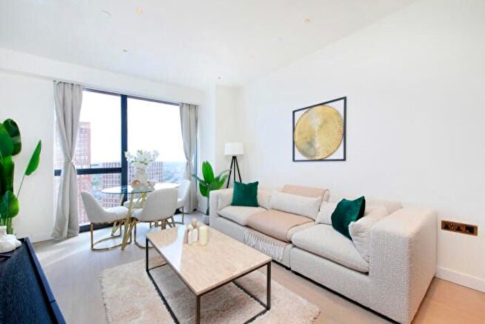 1 Bedroom Flat To Rent In Nine Elms Lane, London, SW8