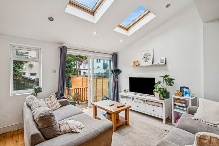 4 Bedroom Terraced House To Rent In Ravensbury Road, Earlsfield, SW18