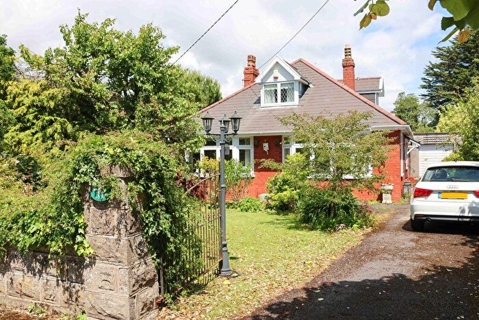 4 Bedroom Detached House For Sale In Channel Road, Clevedon, BS21