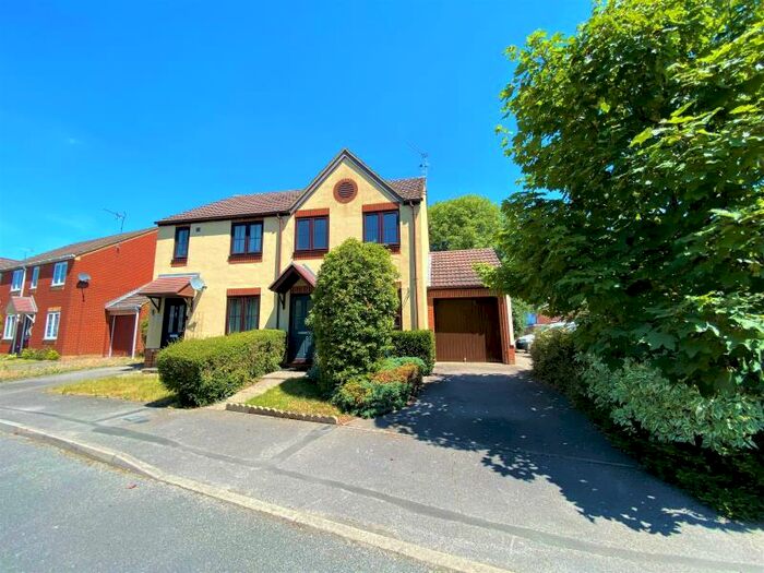 2 Bedroom Semi-Detached House To Rent In Sandhurst, GU47