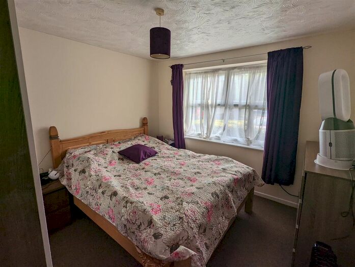 2 Bedroom Flat To Rent In Angels Ground, St. Annes Park, Bristol, BS4