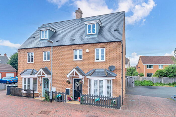 4 Bedroom Semi-Detached House For Sale In Hare Lane, Cranfield, Bedford, MK43