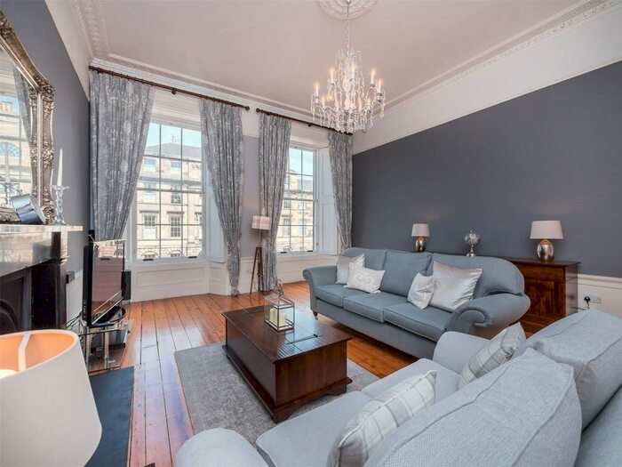 2 Bedroom Flat To Rent In Great King Street, Edinburgh, EH3