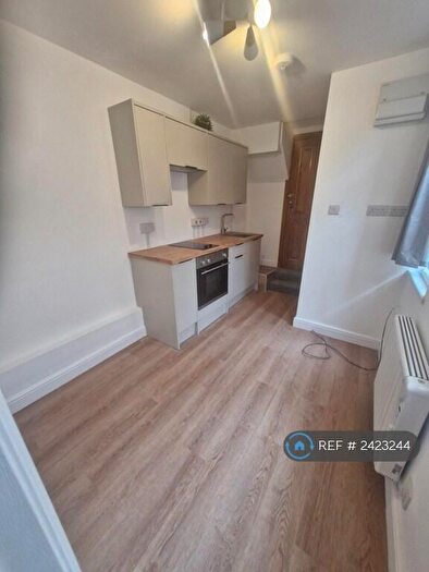 Studio To Rent In Chancery Lane, Cardiff, CF11