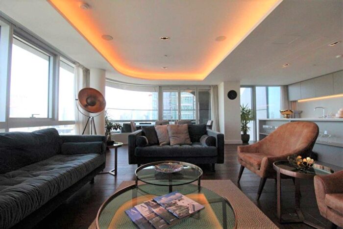 3 Bedroom Flat To Rent In City Road, London, EC1V