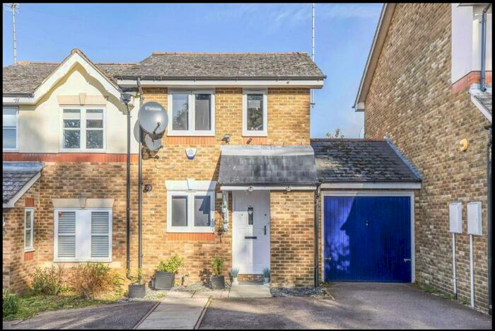 2 Bedroom Terraced House To Rent In Macleod Road, London, N21