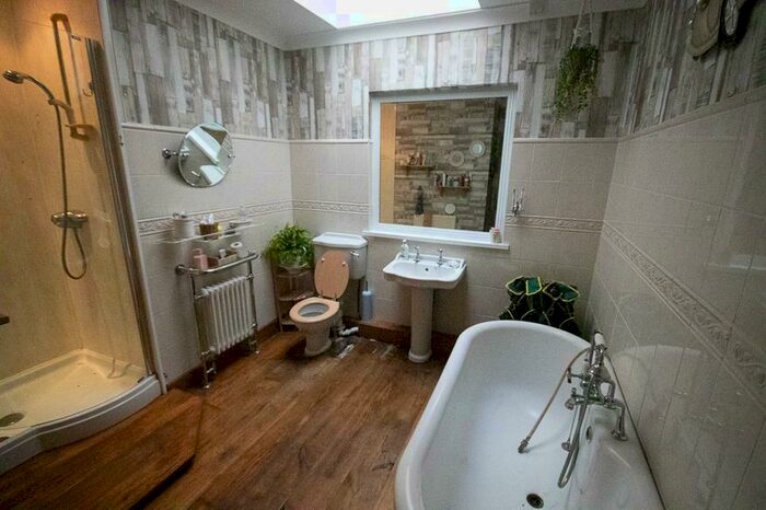 5 Bedroom Smallholding For Sale In Llanarthney, Nr Carmarthen, SA32