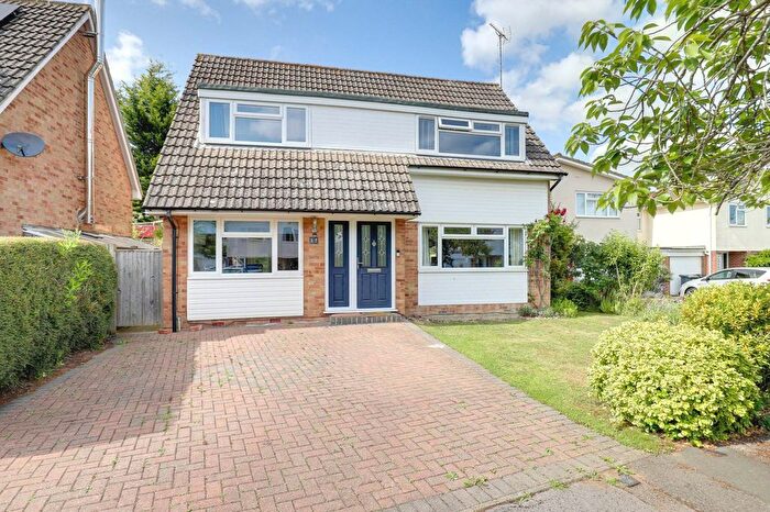 4 Bedroom Detached House For Sale In Silverthorne Drive, Caversham, RG4