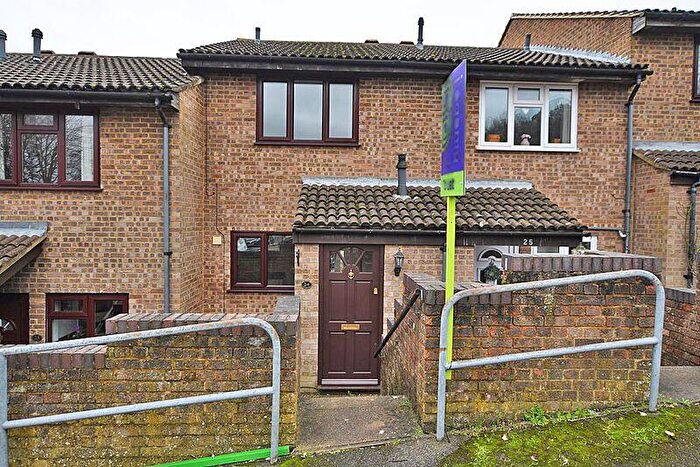 2 Bedroom Detached House To Rent In Ramillies Close, Chatham, ME5