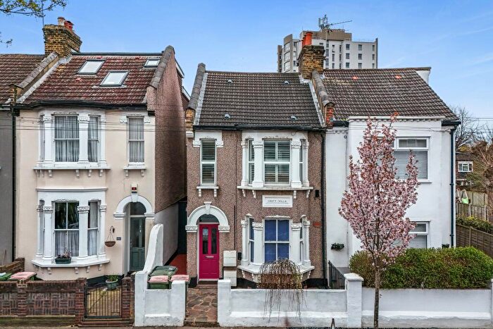 1 Bedroom Flat For Sale In East Road, London, E15