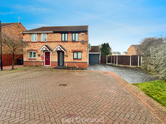 3 Bedroom Semi Detached House For Sale In Stony Close, Stainforth, Doncaster, DN7