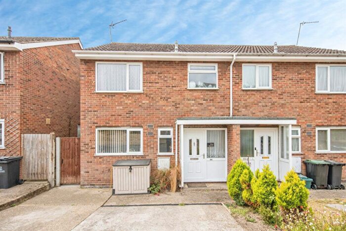 3 Bedroom Semi-Detached House For Sale In Forest Road, Colchester, CO4