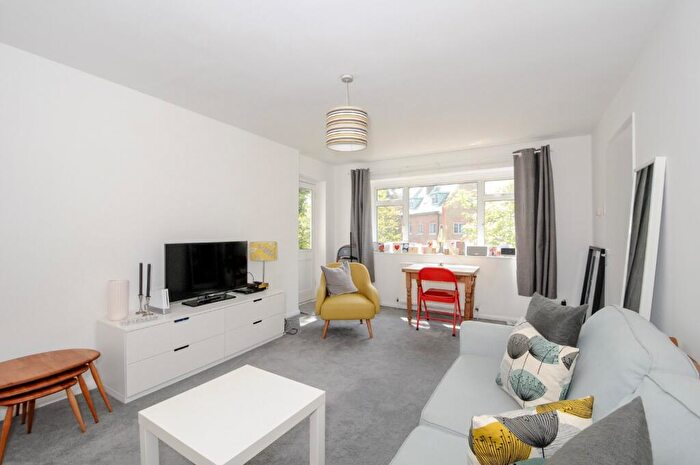 1 Bedroom Property To Rent In Waverley Road, London, N8