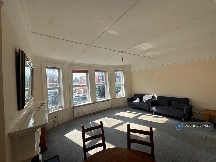 5 Bedroom Maisonette To Rent In Ballards Lane, London, N3