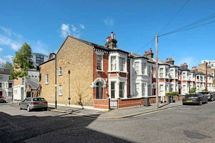 2 Bedroom Flat To Rent In Kenwyn Road, London, SW4