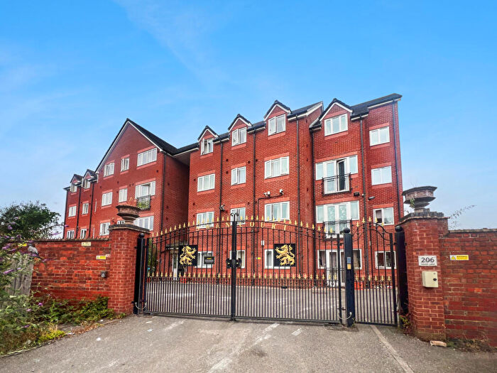 3 Bedroom Flat For Sale In Swan Court, Swan Lane, Coventry, CV2