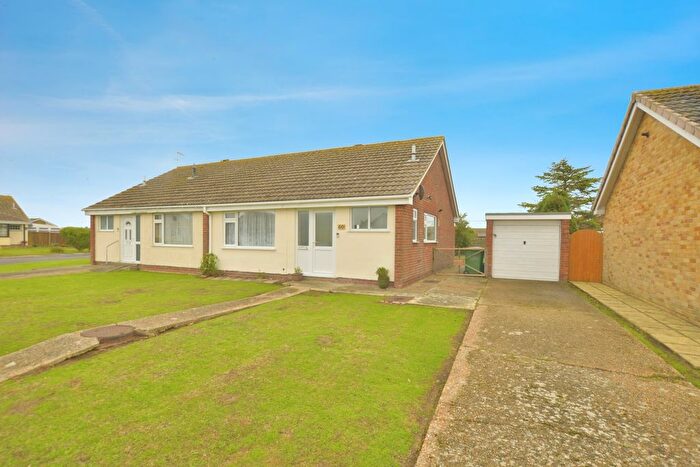 2 Bedroom Bungalow For Sale In The Fairway, Dymchurch, Romney Marsh, Kent, TN29