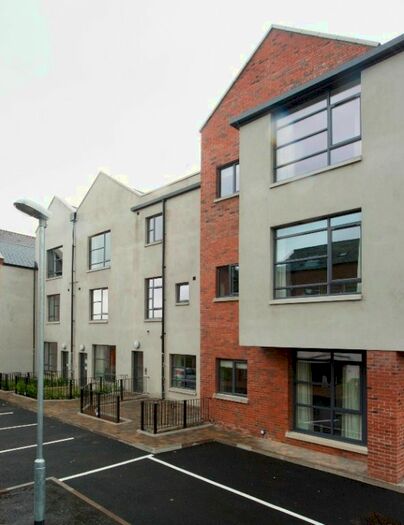2 Bedroom Flat To Rent In Rossmore Drive, Belfast, BT7