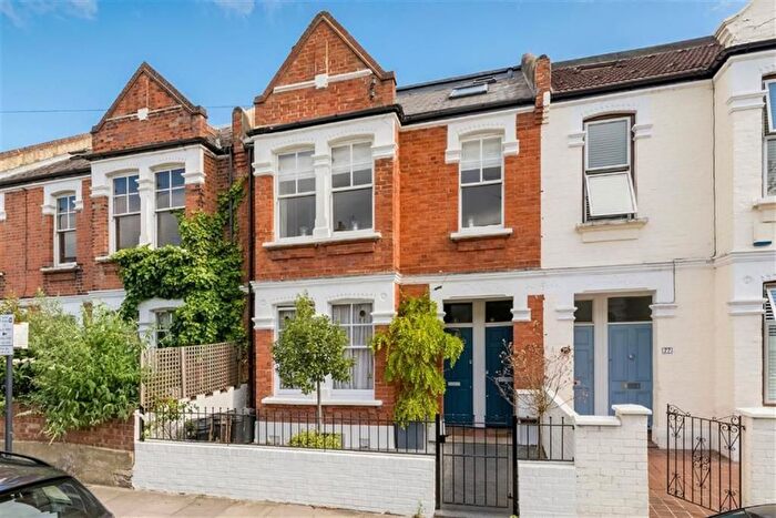 2 Bedroom Flat For Sale In Wardo Avenue, Munster Village, SW6