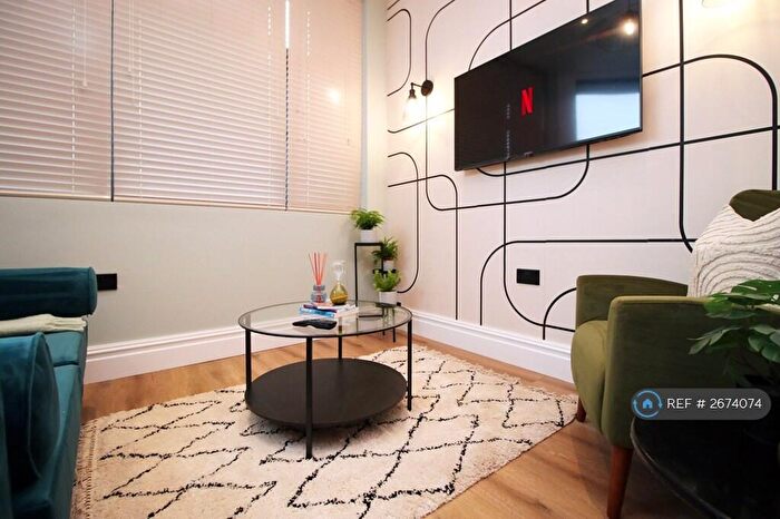 2 Bedroom Flat To Rent In Grosvenor House, Bristol, BS2