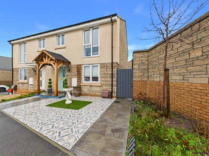 3 Bedroom Semi-Detached House For Sale In Tanner Road, Banwell, BS29