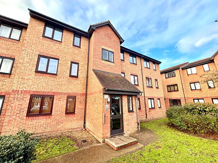 1 Bedroom Flat For Sale In Honey Close, Dagenham, RM10