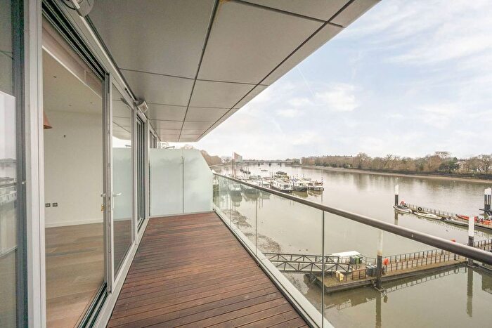 3 Bedroom Flat To Rent In Eastfields Avenue, Wandsworth, London, SW18
