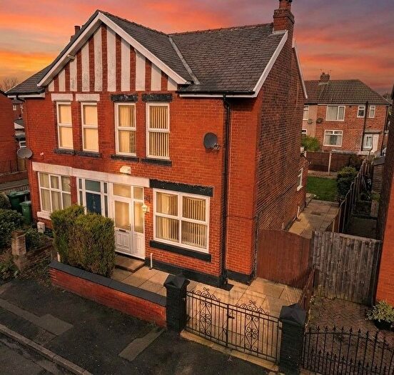 3 Bedroom Semi Detached House For Sale In Balmoral Drive, Denton, Manchester, M34