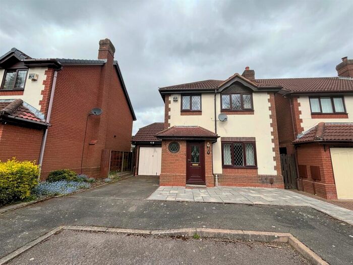 3 Bedroom Detached House To Rent In Cropthorne Drive, Hollywood, Birmingham, B47